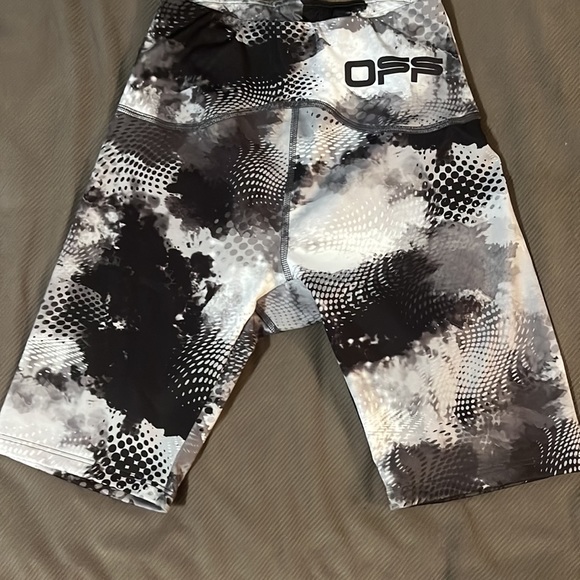 Off White active set - Picture 2 of 5